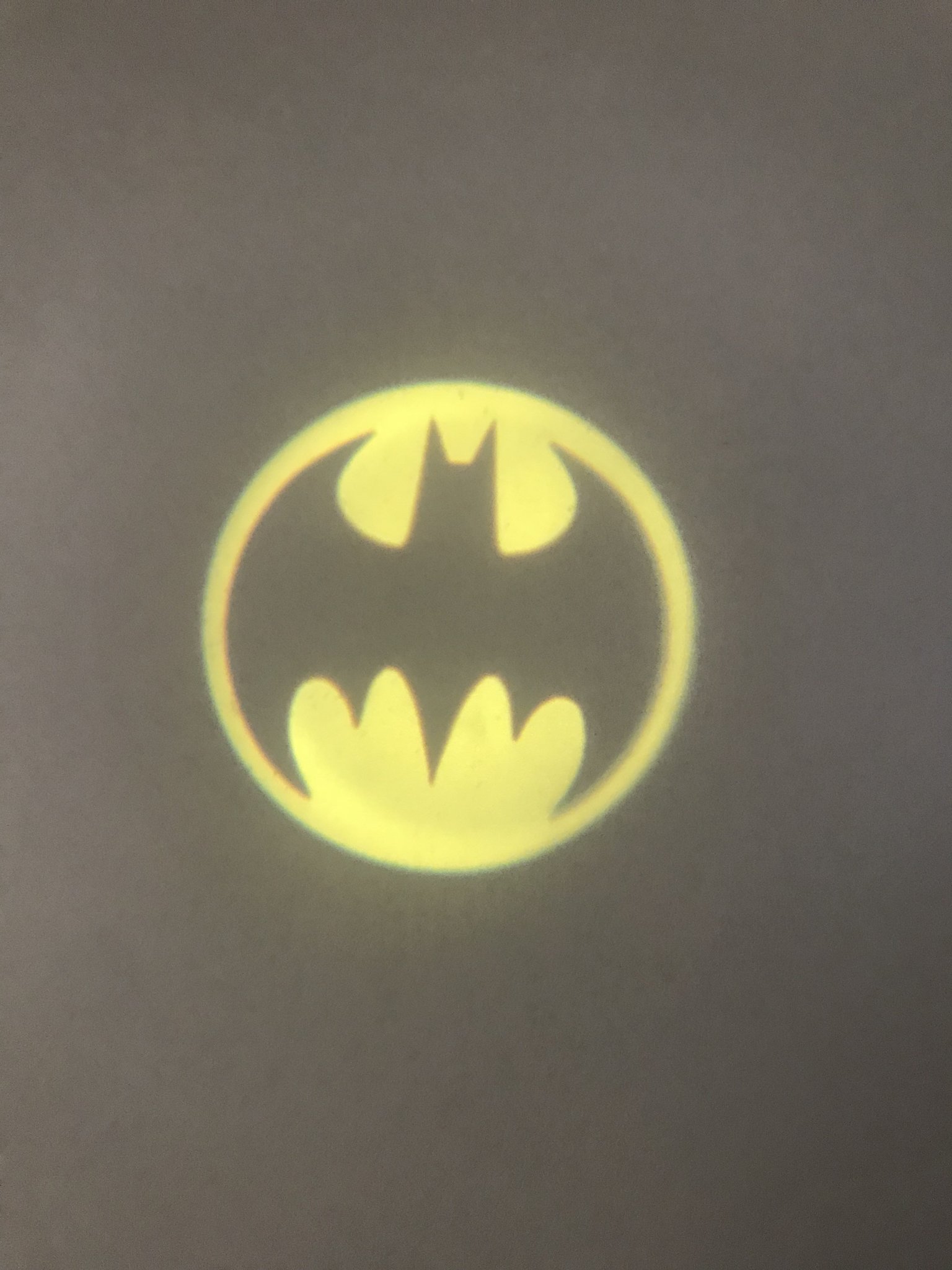 BATMAN RUBBER MOLDED PROJECTOR FLASHLIGHT KEYCHAIN - Image 3