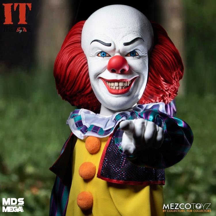 IT (1990) Mezco Designer Series Mega Scale Pennywise - Image 6