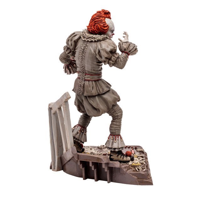 Pennywise from IT (WB 100: Movie Maniacs) 6" Posed Figure - Image 7