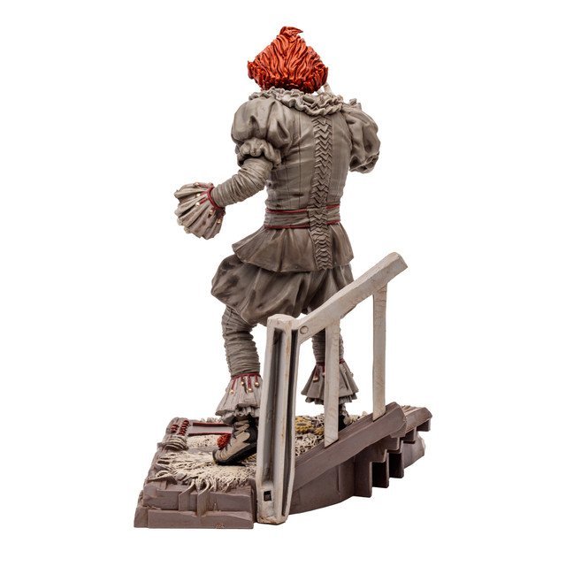 Pennywise from IT (WB 100: Movie Maniacs) 6" Posed Figure - Image 8