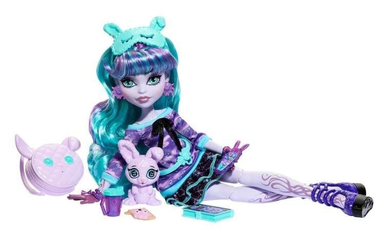 MATTEL: Monster High Creepover Party Twyla Doll - Image 4