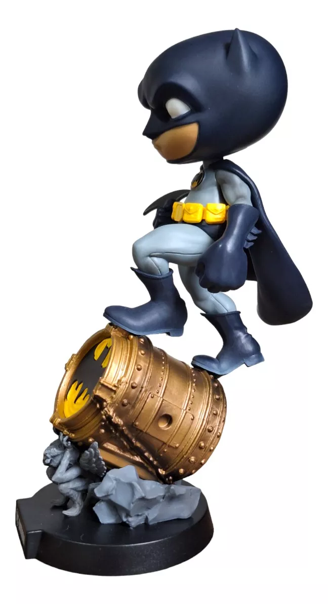 Iron Studios MiniCo: DC Comics Batman Comics Deluxe Statue - Image 3