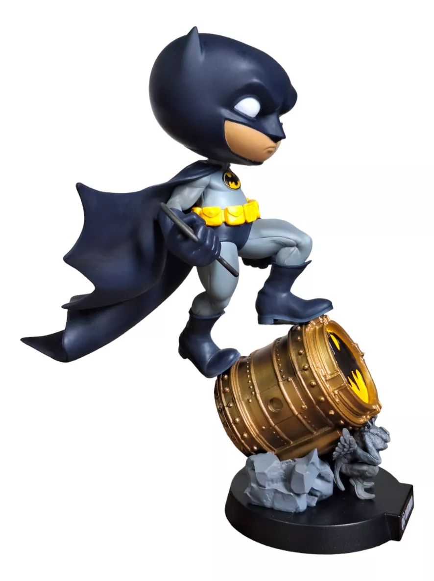 Iron Studios MiniCo: DC Comics Batman Comics Deluxe Statue - Image 4