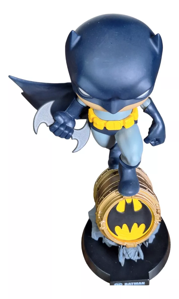 Iron Studios MiniCo: DC Comics Batman Comics Deluxe Statue - Image 6