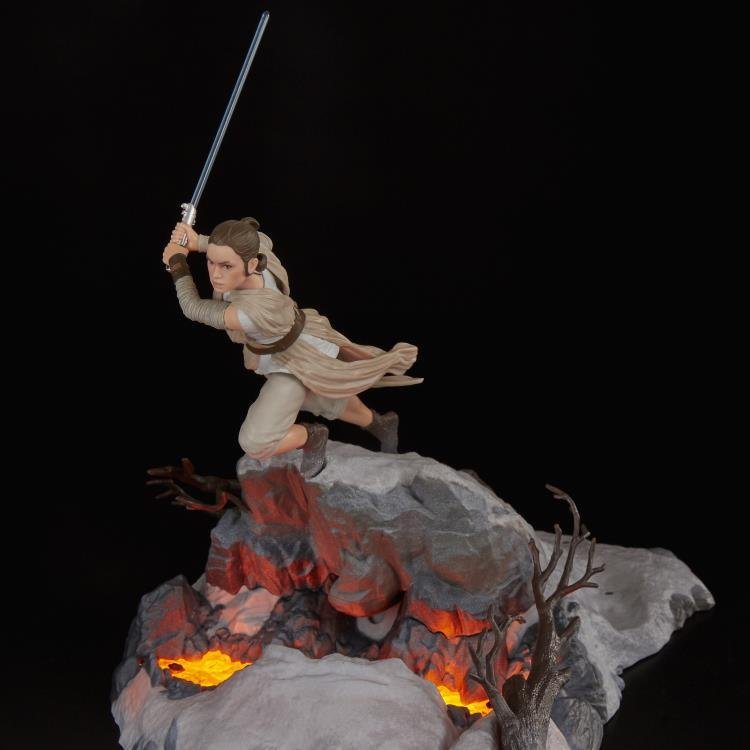 Star Wars: The Black Series Centerpiece 04 Rey Statue - Image 2